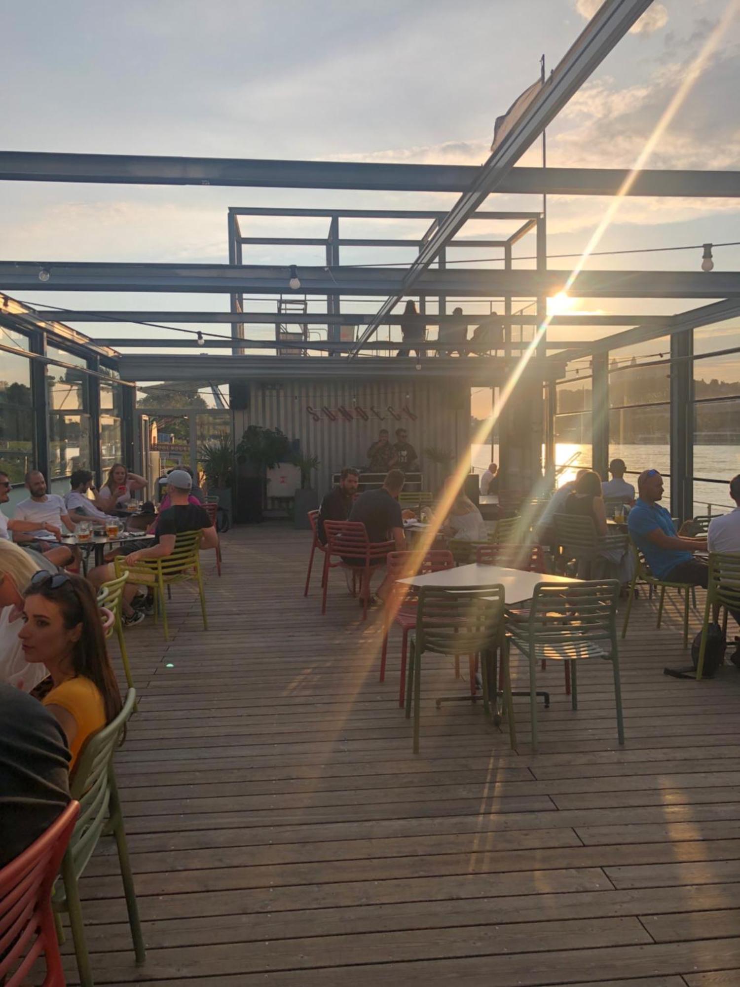 Hotel Sundeck - Party Boat Bratysława
